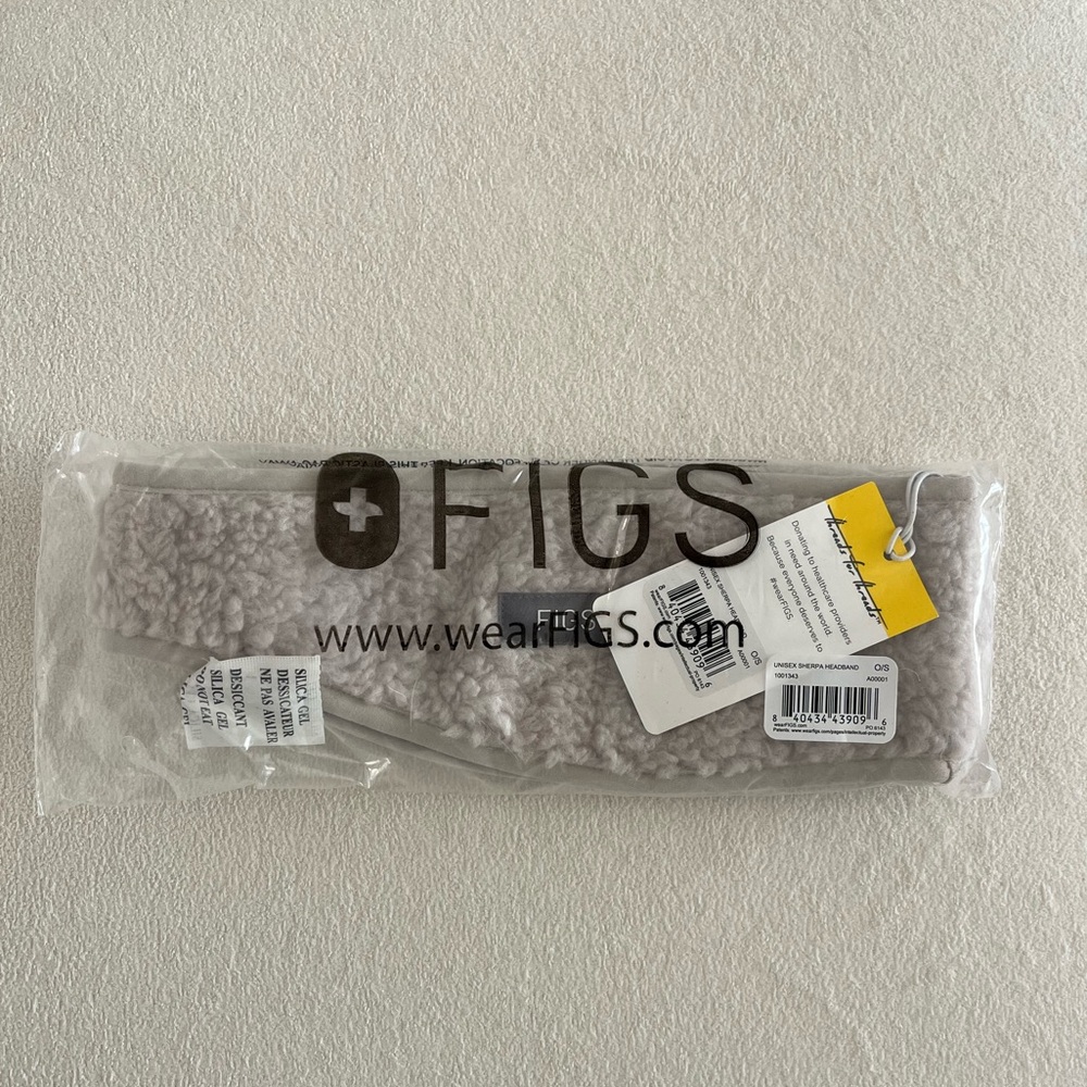 NWT Figs Ivory Sherpa Unisex Warmer - Picture 4 of 6